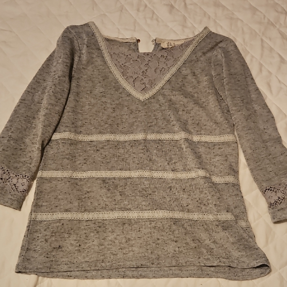 Lili Rose Size Small 3/4 Sleeve Top